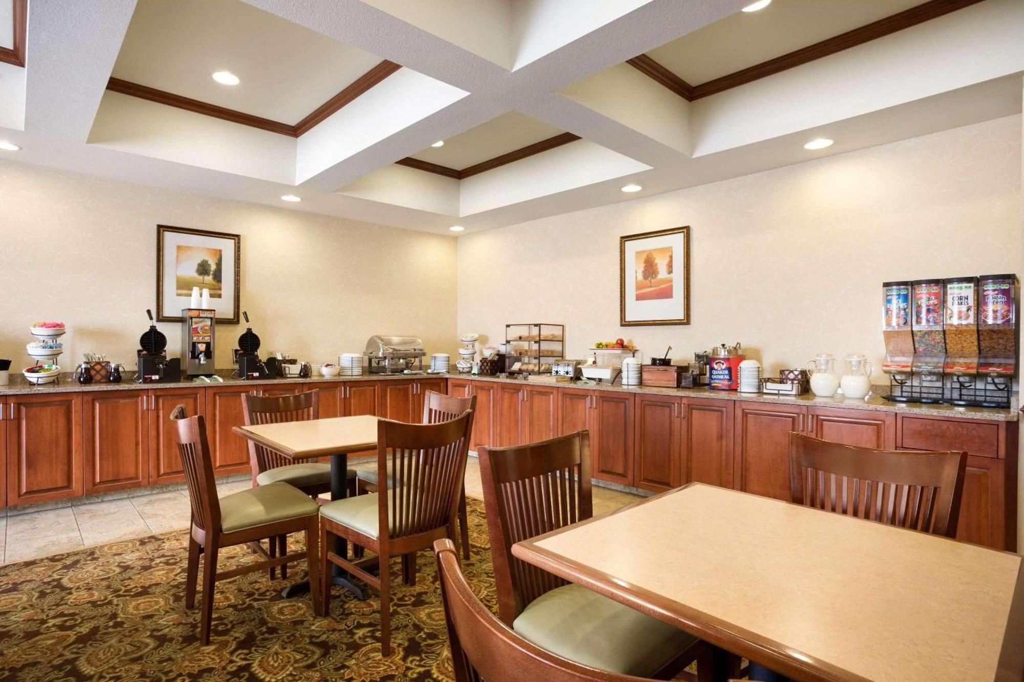 Country Inn & Suites By Radisson, Washington At Meadowlands, Pa Kültér fotó